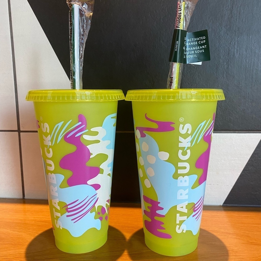 Starbucks Cups lot of 2 Color Changing Cold Cups Green with reusable straws